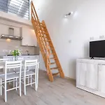 First Of Loft דירה איזולה רוסה